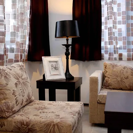 Maria-antoaneta Апарт-отель