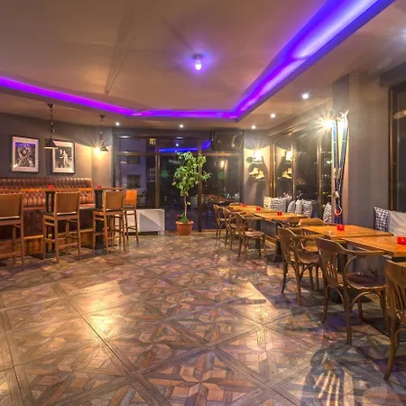 Aparthotel Maria-antoaneta 4*