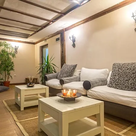 Maria-antoaneta מלון דירות בנסקו