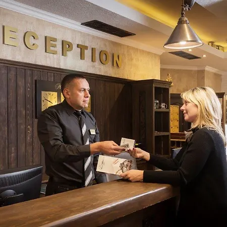 Maria-antoaneta מלון דירות בנסקו